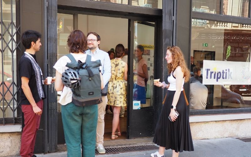 Participants devant la maison Triptik à Strasbourg